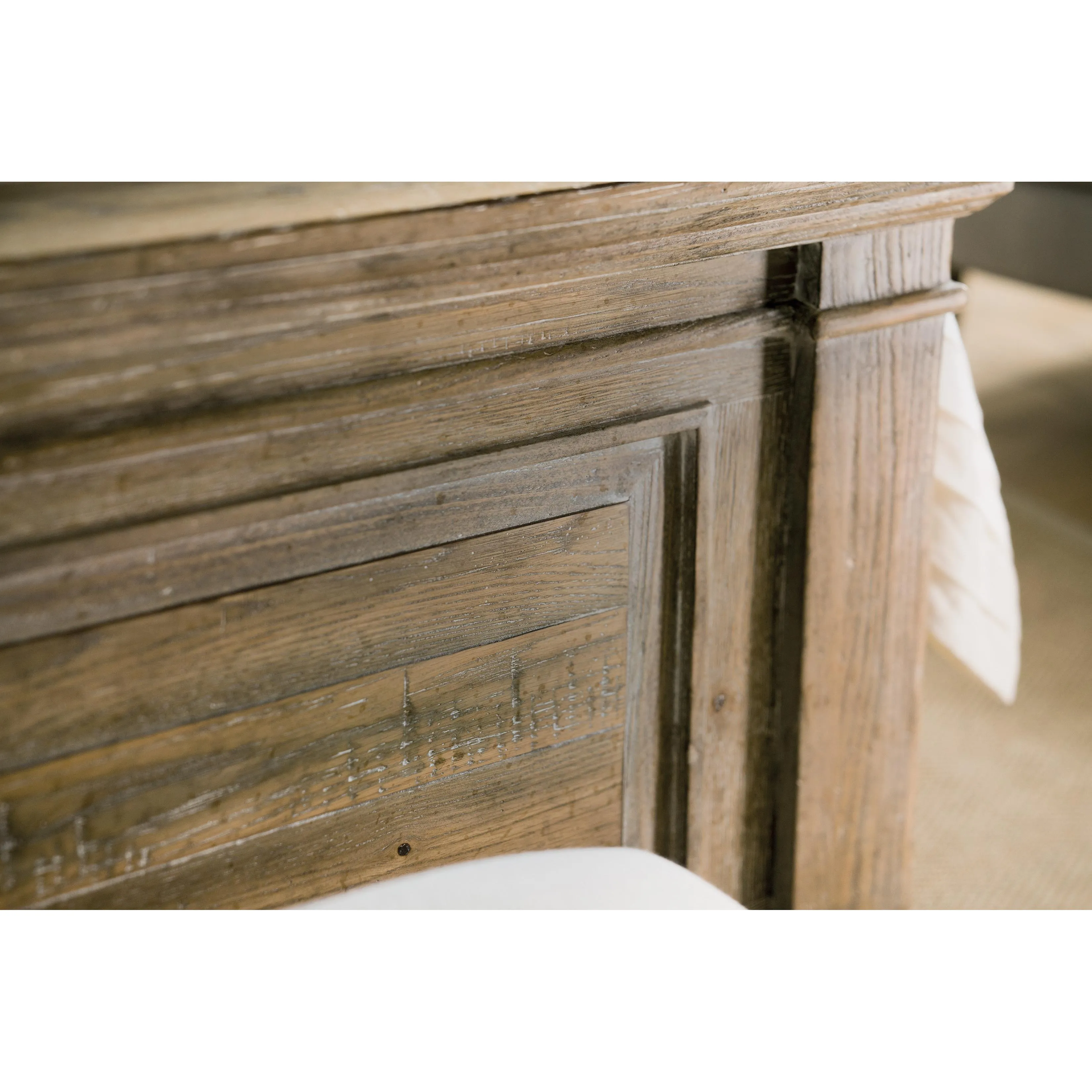 Hooker Furniture 5750-90266-MWD Boheme Laurier King Panel Bed